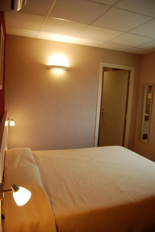 Le Logis De La Lys Hotell Aire-sur-la-Lys Rom bilde